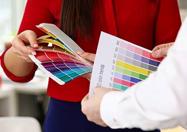 Why Custom Printed Merchandise Still Works for Brand Visibility