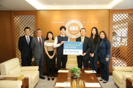 연극영화과 경연대회 상금을 연극 전공 학생들의 제작 실습 지원을 위해 기부했습니다.